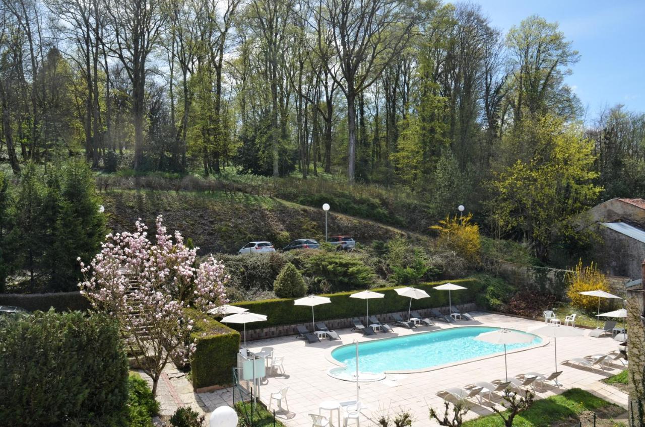Hotel Et Studios D'Orfeuil บูร์บอนน์-เลส์-แบงส์ ภายนอก รูปภาพ