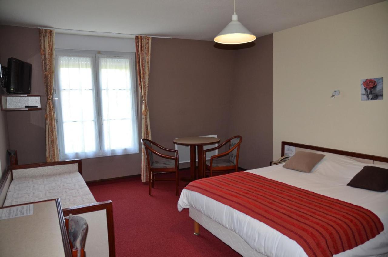 Hotel Et Studios D'Orfeuil บูร์บอนน์-เลส์-แบงส์ ภายนอก รูปภาพ