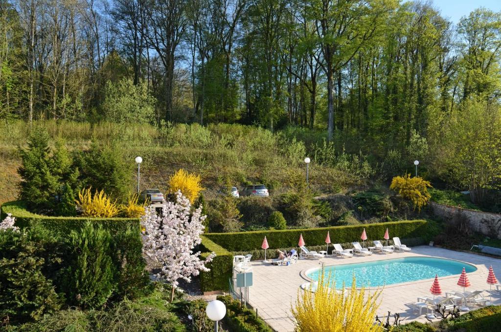 Hotel Et Studios D'Orfeuil บูร์บอนน์-เลส์-แบงส์ ห้อง รูปภาพ