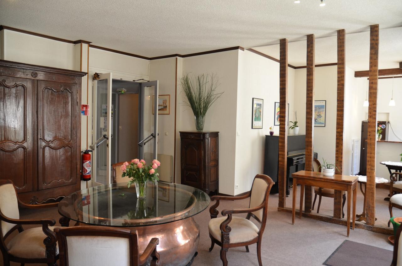 Hotel Et Studios D'Orfeuil บูร์บอนน์-เลส์-แบงส์ ภายนอก รูปภาพ