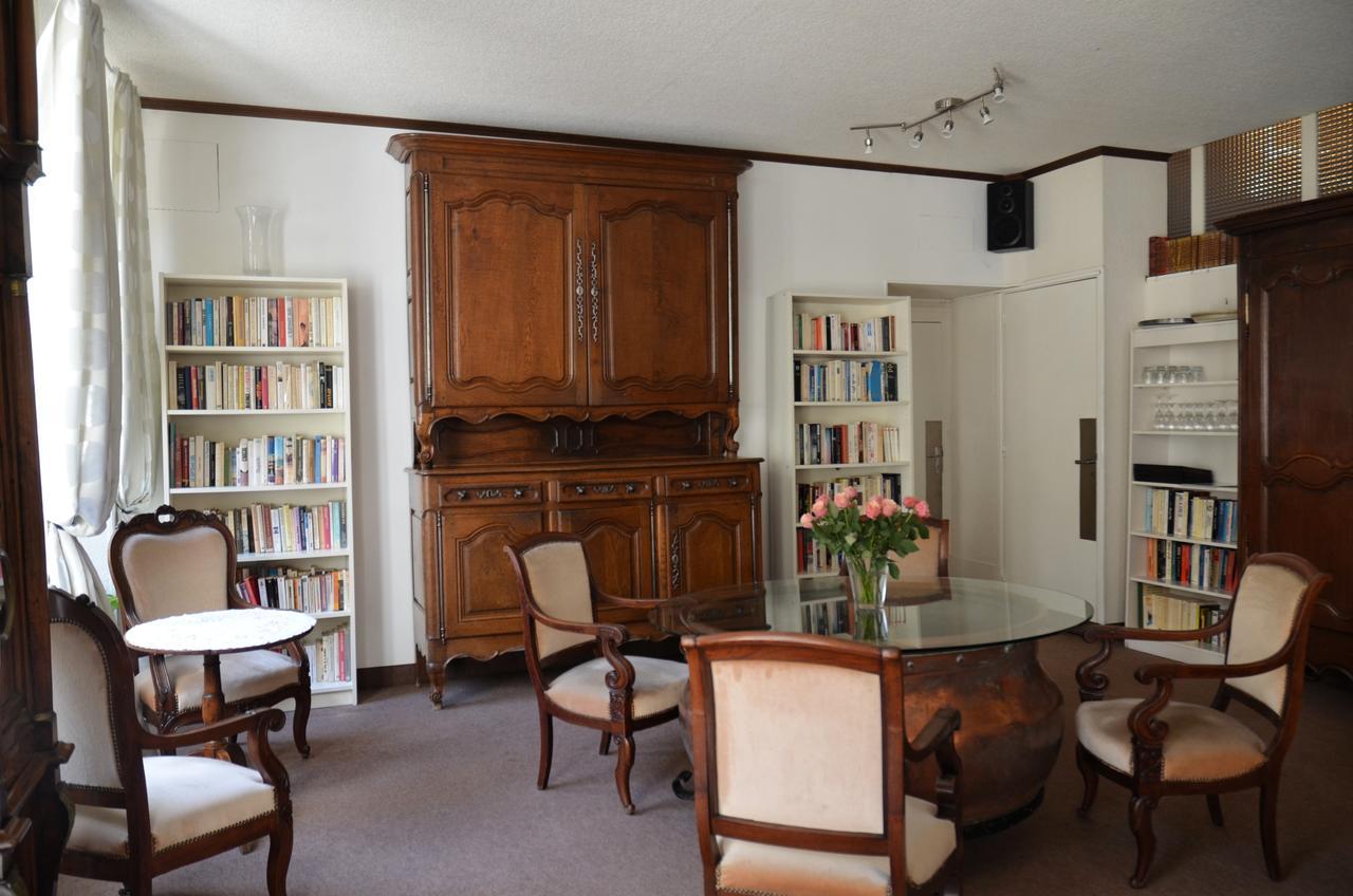 Hotel Et Studios D'Orfeuil บูร์บอนน์-เลส์-แบงส์ ภายนอก รูปภาพ