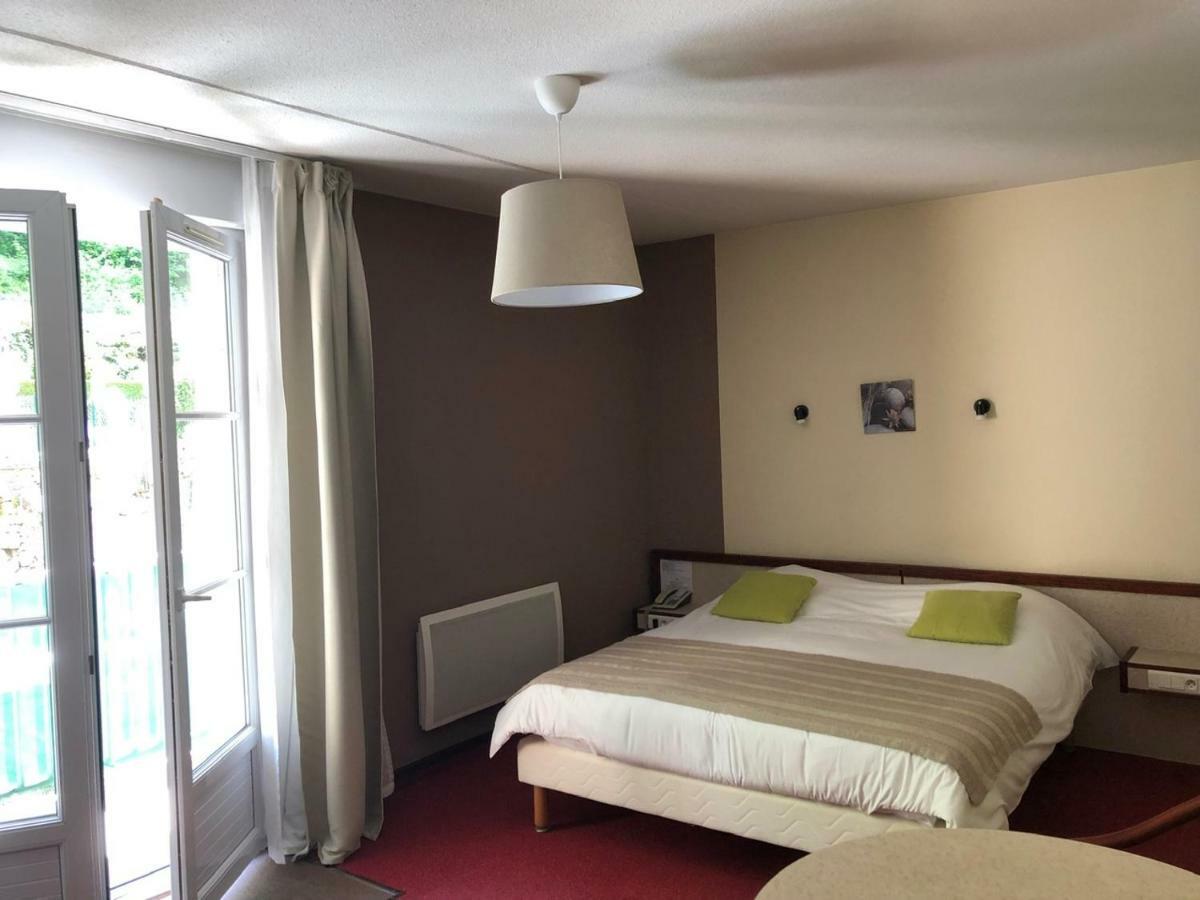 Hotel Et Studios D'Orfeuil บูร์บอนน์-เลส์-แบงส์ ภายนอก รูปภาพ