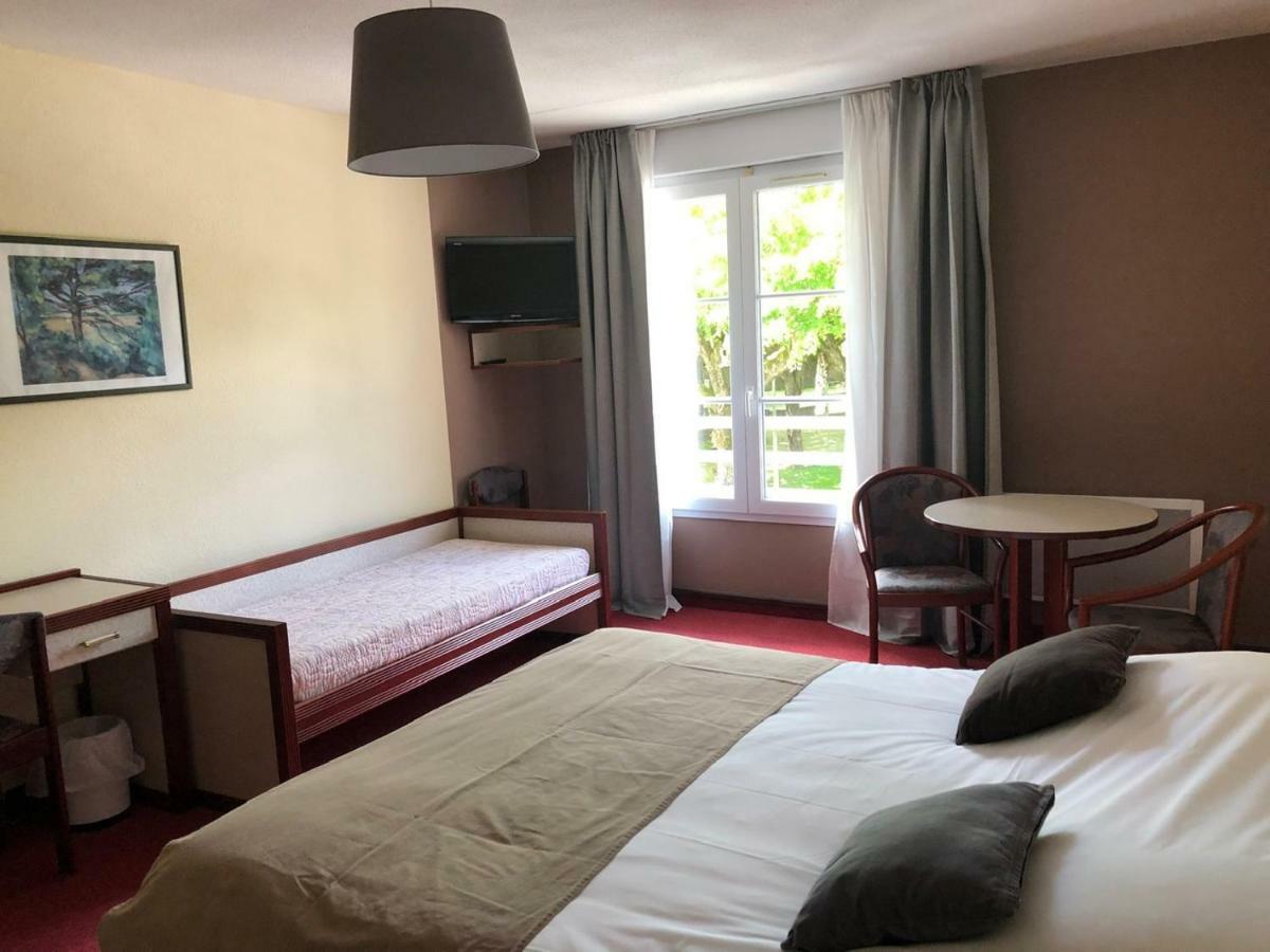 Hotel Et Studios D'Orfeuil บูร์บอนน์-เลส์-แบงส์ ภายนอก รูปภาพ