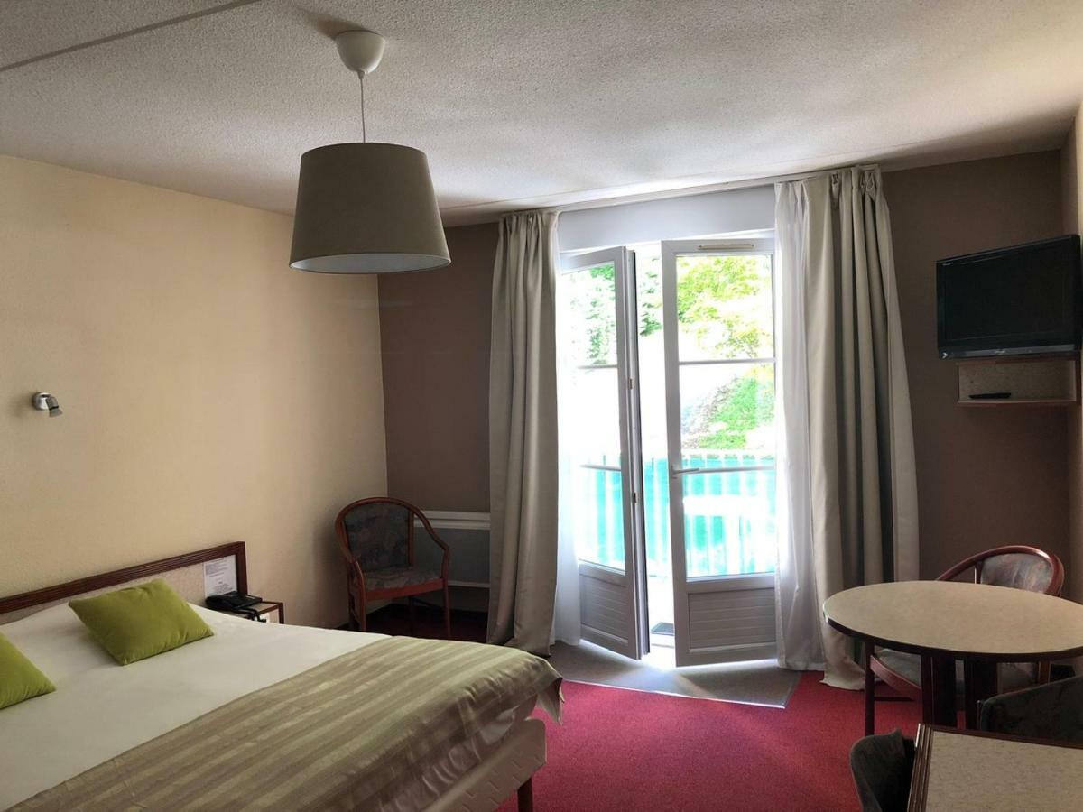 Hotel Et Studios D'Orfeuil บูร์บอนน์-เลส์-แบงส์ ภายนอก รูปภาพ